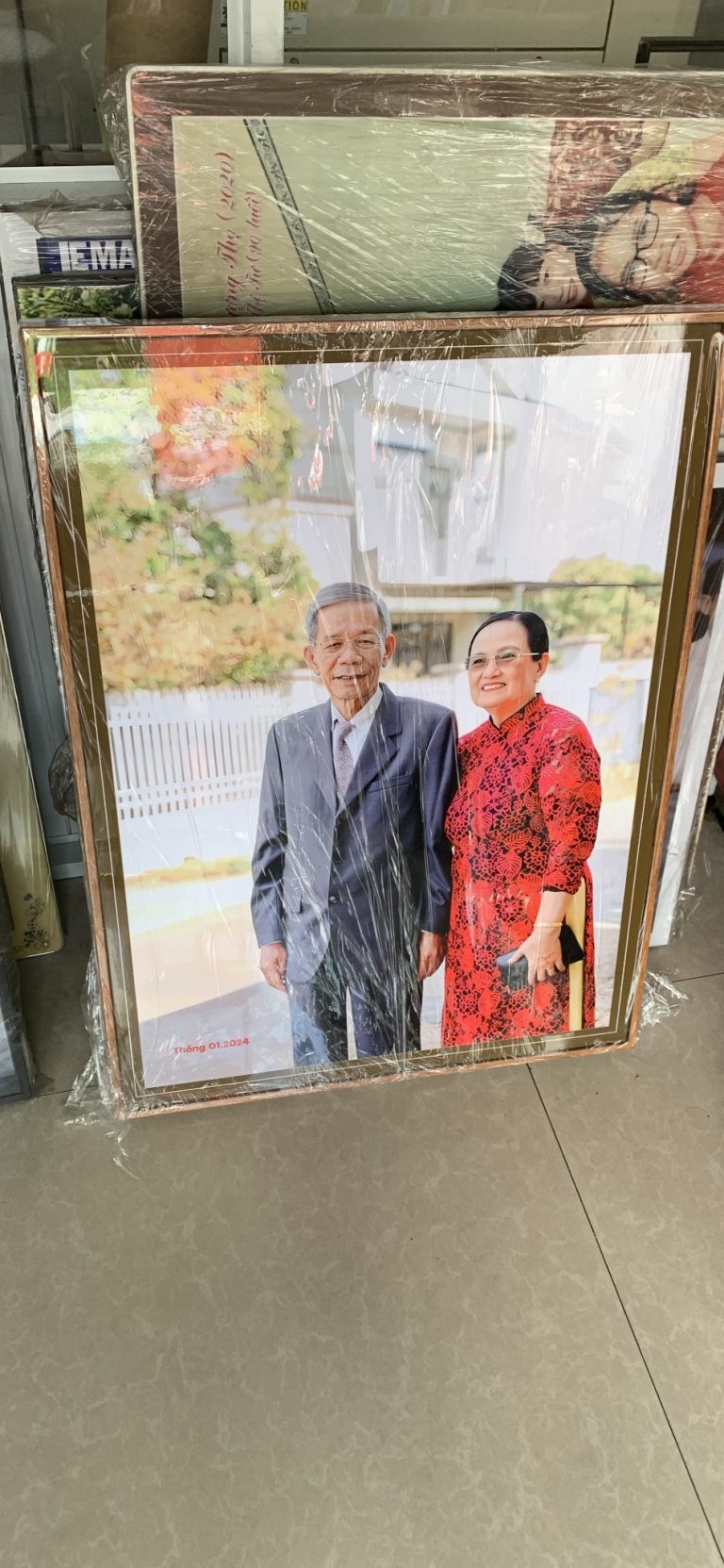 GUONG 4K GIA DINH 60×80