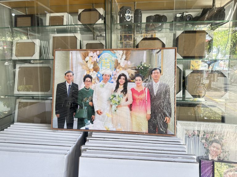 GUONG 4K HINH CUOI 60×90
